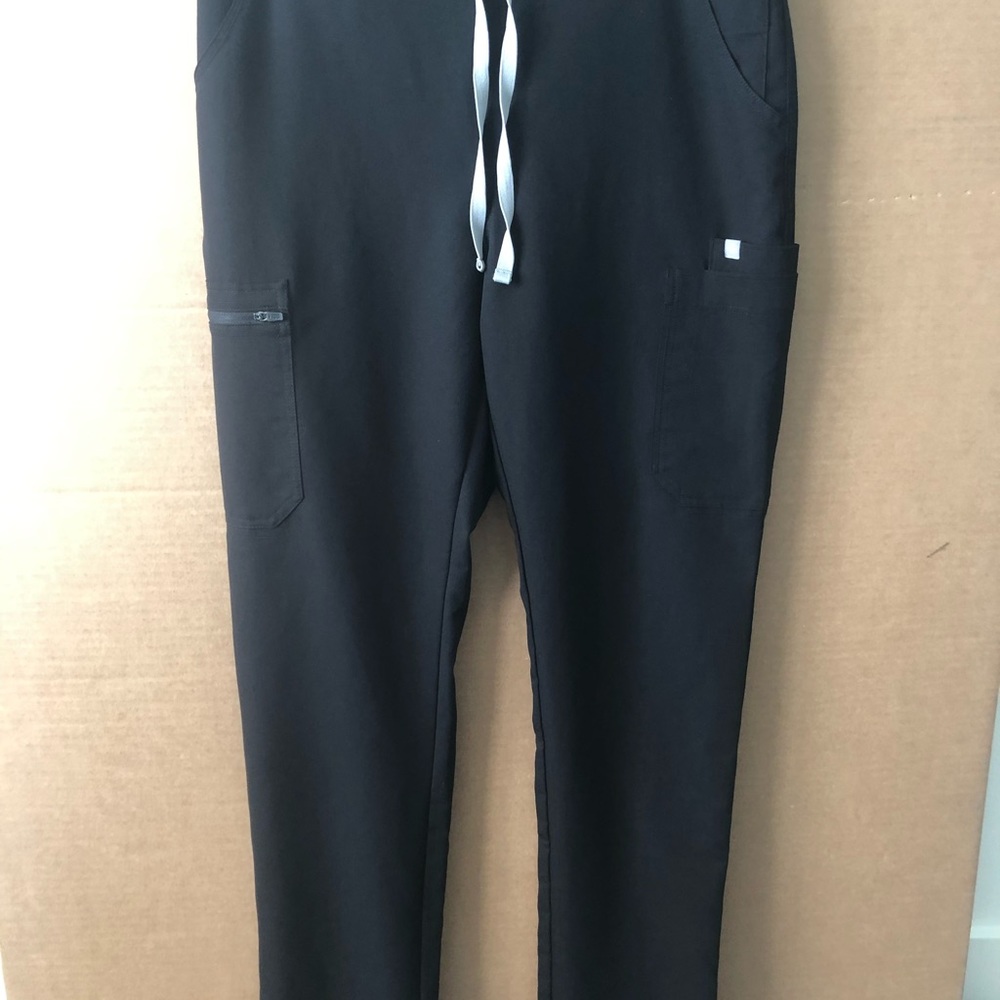 FIGS Technical Collection M/T black straight leg scrub pants